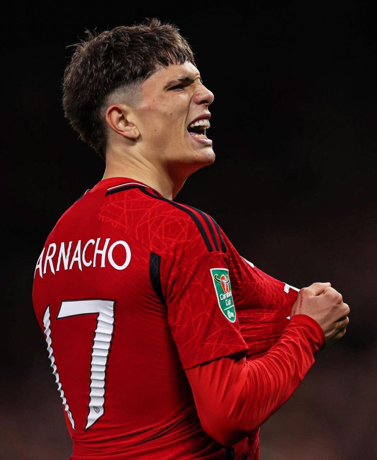 爱游戏官网-包含最后时刻胜出首场状态出色，曼联观众沸腾！，科维托娃重返赛场上演精彩一战的词条