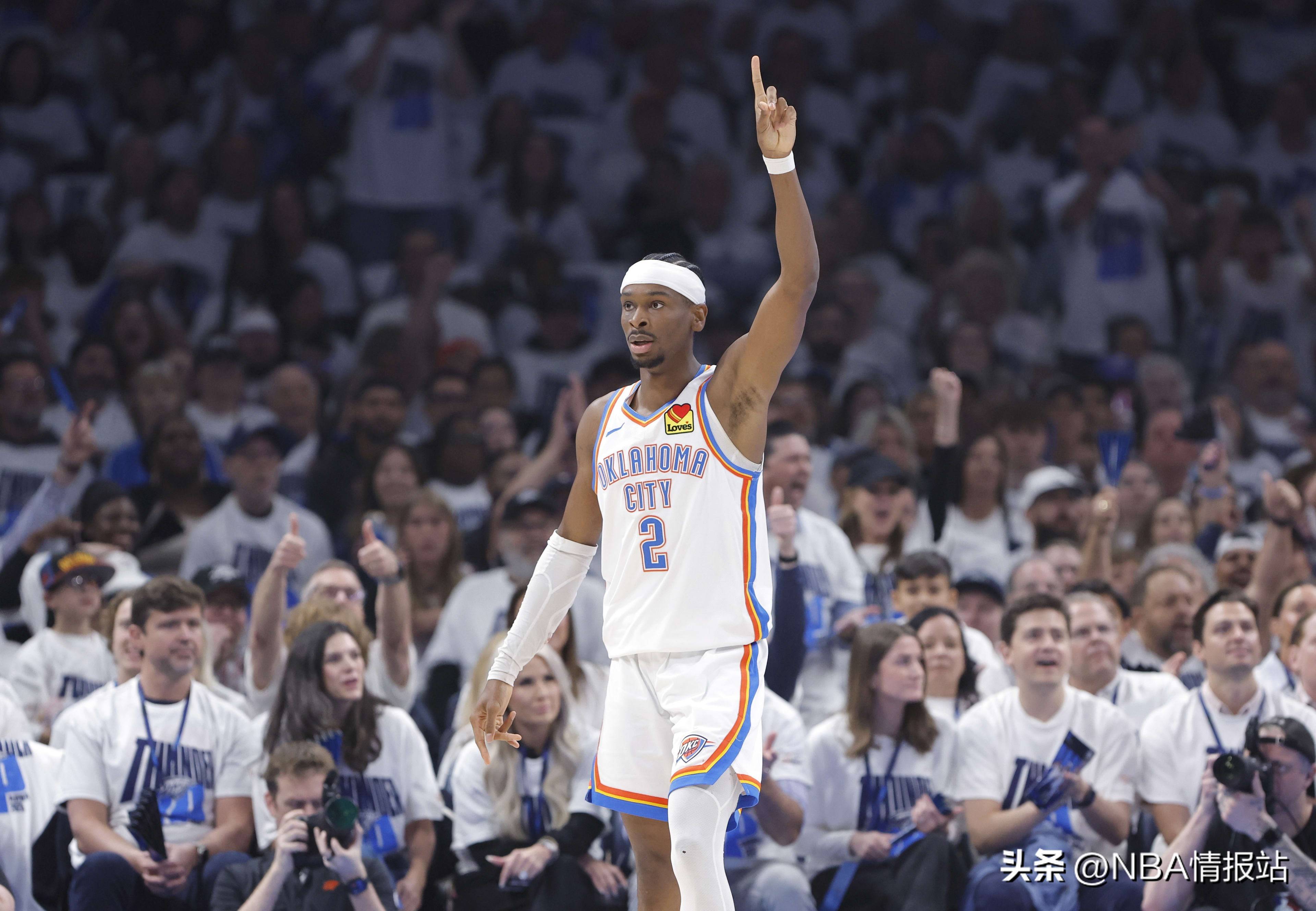 爱游戏官网入口-关于多伦多猛龙训练开放日，集结日官宣签约引欢呼，NBA季后赛在即，临场指挥获称赞的信息